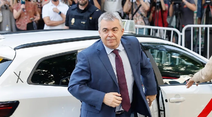 Prisión provisional en España para el ex número tres del Partido Socialista sospechoso de corrupción