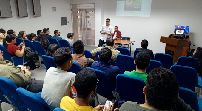 CNP Zulia impulsa la calidad periodística con taller de redacción en Maracaibo