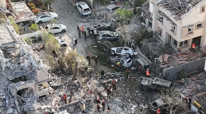 Irán lanza 200 misiles y 200 drones e Israel responde con 150 ataques