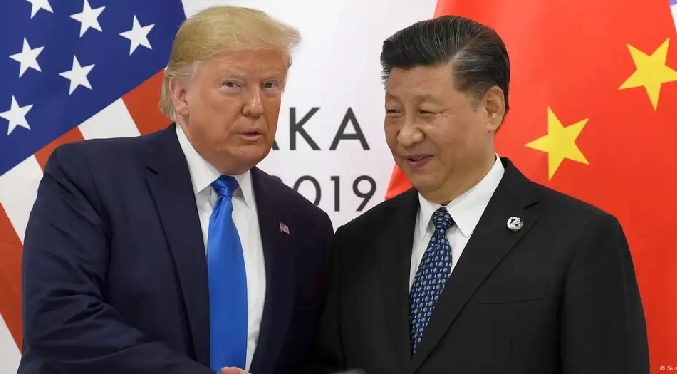 Trump dice que llamada con Xi Jinping fue «muy positiva»