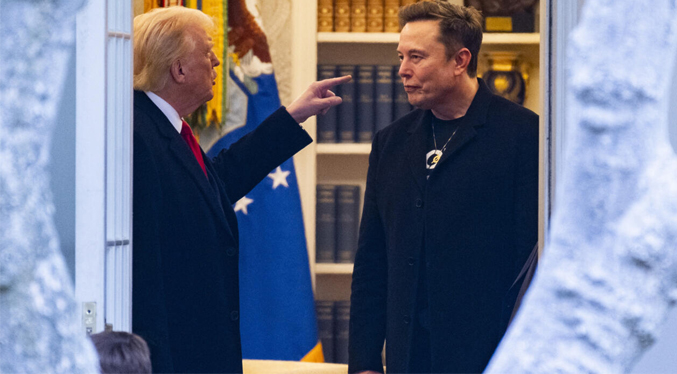 Trump ordena revisar los contratos de su gobierno con empresas de Elon Musk