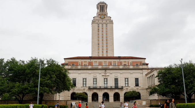 Texas revoca ley que permitía a alumnos indocumentados matricularse como residentes