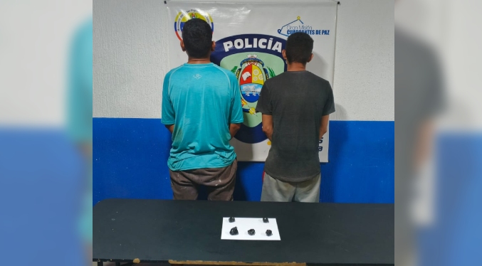 Polisur arresta a dos ciudadanos por portar porciones de droga