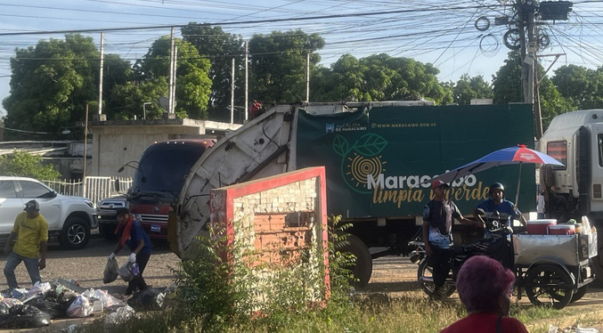 Di Martino: Detrás de nosotros anda un camión del aseo recogiendo la basura