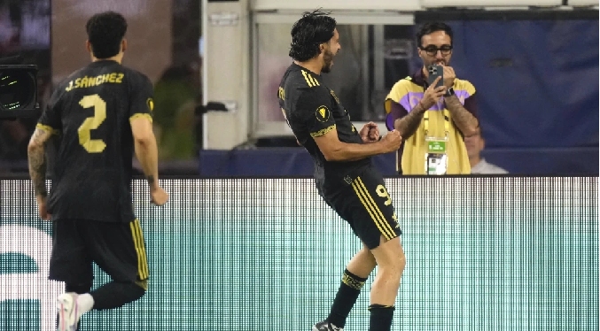 México sufre, pero supera 3-2 a República Dominicana en la inauguración de la Copa Oro