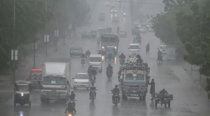 Al menos 32 muertos por inundaciones en Pakistán