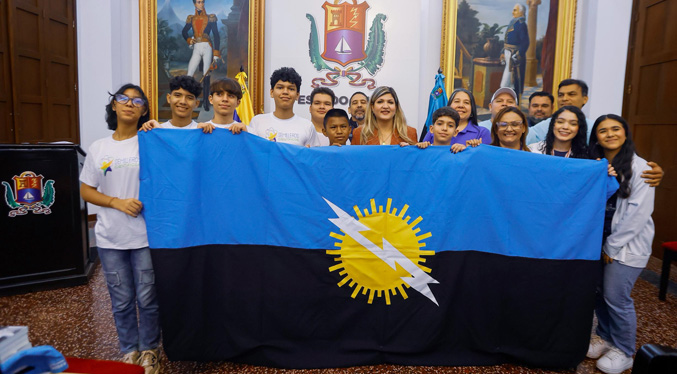 Abanderan a jóvenes que representarán al estado Zulia en la primera olimpiada venezolana de astronomía