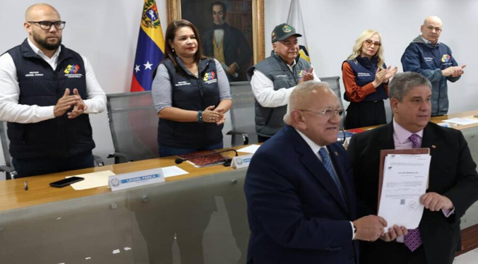 AD presenta postulaciones ante el CNE y llama a votar