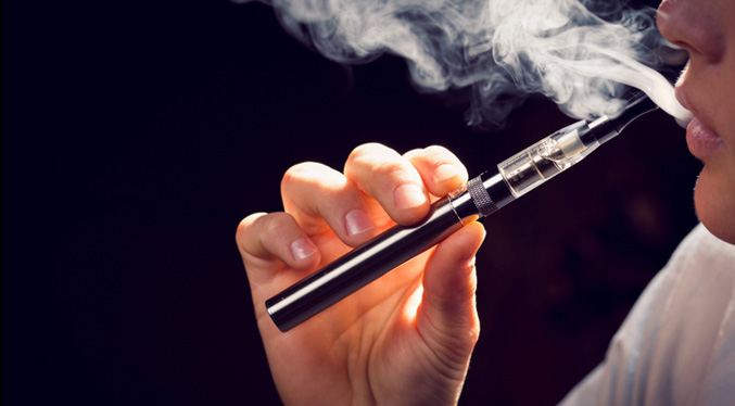 Reino Unido se une a los países que prohíben venta y suministro de los vapers