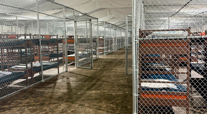 Llegan a Alligator Alcatraz los primeros migrantes