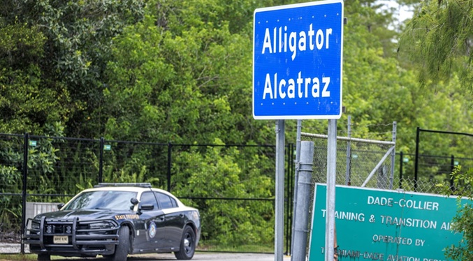 Repatriado uno de los dos italianos detenidos en el centro ‘Alligator Alcatraz’ de Florida