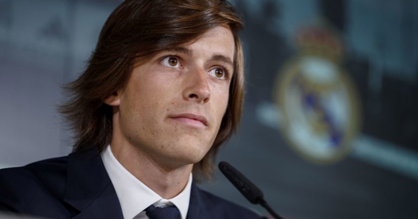 Álvaro Carreras será baja contra el Manchester City por una lesión en el gemelo