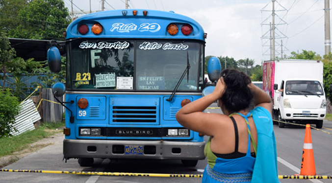 Venezolana es asesinada a tiros dentro de un autobús en Colombia