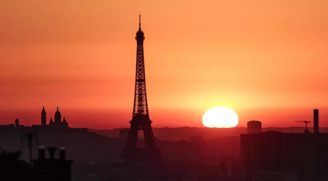 La reciente ola de calor en Europa, hasta 4 °C más caliente debido al cambio climático