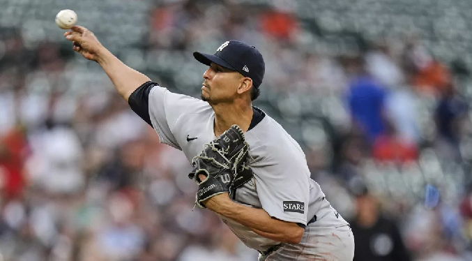 Carlos Carrasco pasa de los Yankees a Bravos que están urgidos de abridores