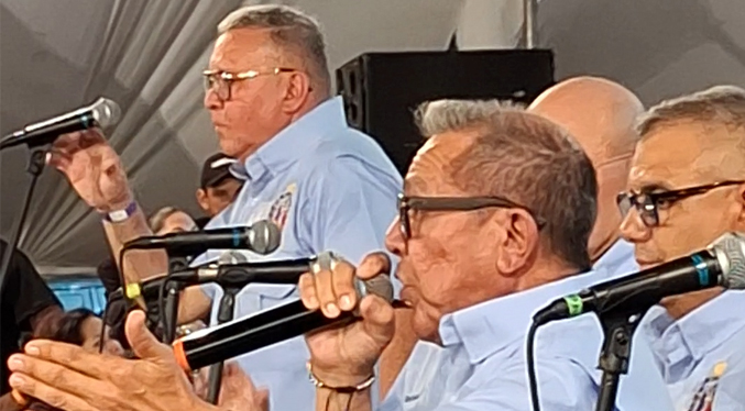 Los Chiquinquireños rinden homenaje a Danelo Badell