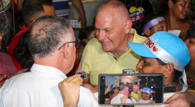 Di Martino recorre la parroquia Venancio Pulgar junto a Arias Cárdenas