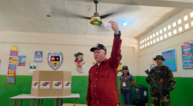Edgar Labarca ejerció su derecho al voto en una jornada electoral pacífica y participativa en Mara