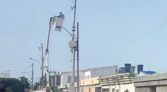 Instalan transformadores en Santa Rosa de Agua