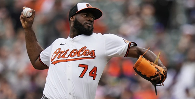 Félix Bautista es colocado en la lista de lesionados por molestias en el hombro derecho