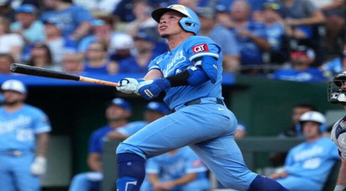 Cambian a Freddy Fermín a los Padres de San Diego