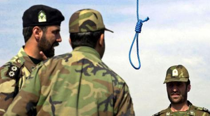 Irán ejecutó en la horca a tres hombres condenados por violaciones en serie