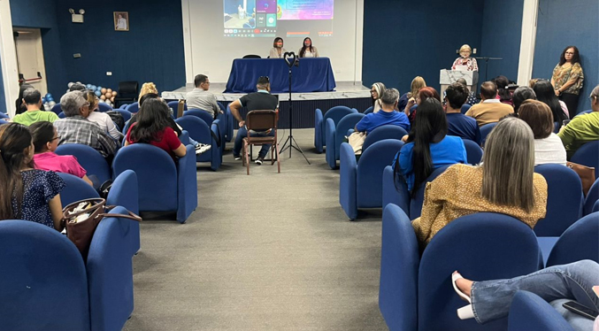 Docentes de LUZ reciben herramientas para apoyar a estudiantes con TEA