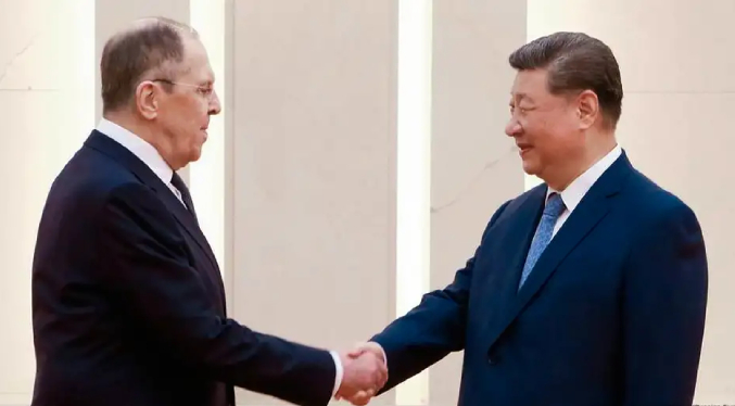 China llama a Rusia cerrar filas ante amenazas de Trump