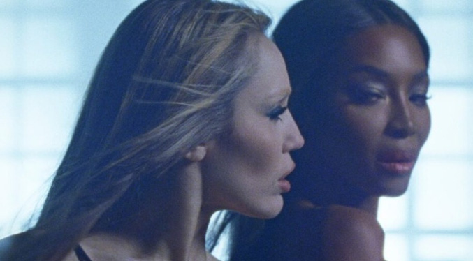 Miley Cyrus estrena el video de «Every Girl You’ve Ever Loved» con Naomi Campbell