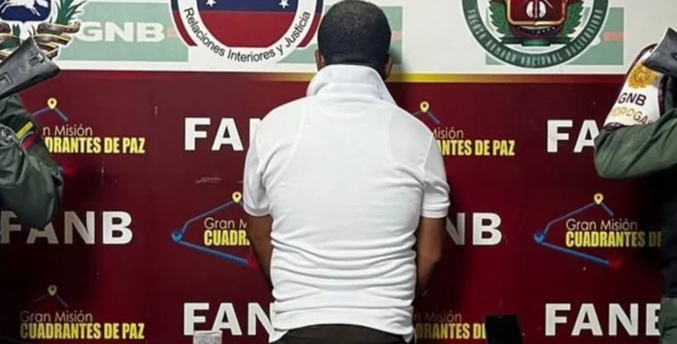 Detienen a ‘narcomula’ que transportaba 48 capsulas de droga en su cuerpo