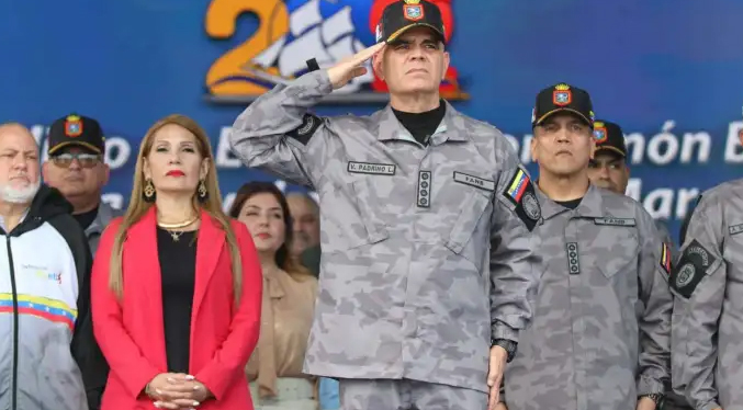 Padrino López denuncia ingreso no autorizado de una nave cerca de Delta Amacuro