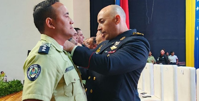 Polisur celebra el Día Nacional del Policía con ascensos y condecoraciones