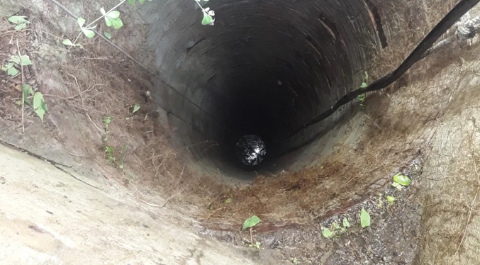 Rescatan a joven que cayó en un pozo de 20 metros en Pomona