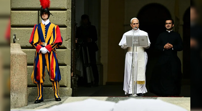 Primer Ángelus papal en mucho años en la residencia veraniega de Castel Gandolfo