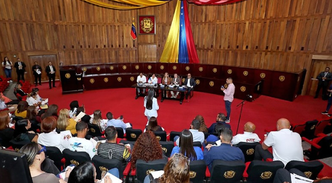 TSJ ratifica respaldo a Nicolás Maduro
