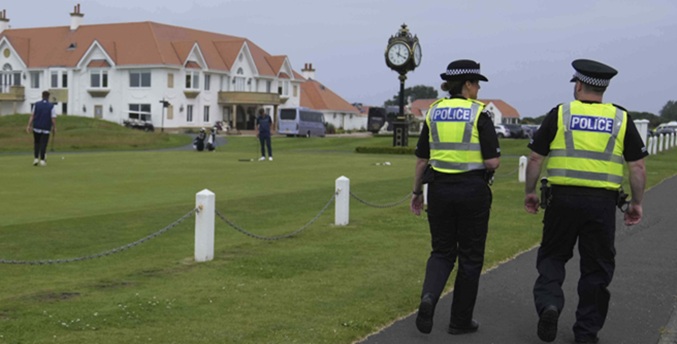 Trump regresa a Escocia entre protestas, tensión política y un fuerte operativo policial