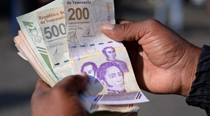 Economista asegura que se registra crecimiento del flujo de bolívares en el país