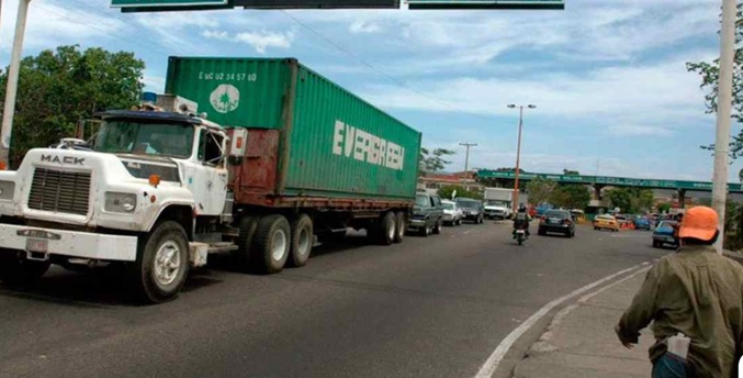 Afirman que paralización de la carga en Táchira por las lluvias impacta comercio con Colombia