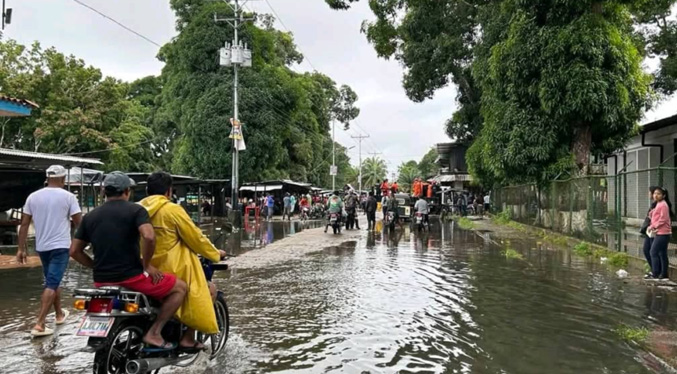 Unas 17 familias están afectadas por la crecida del río Atabapo en Amazonas