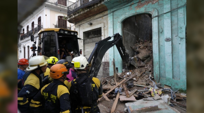 Tres muertos al derrumbarse un edificio en La Habana Vieja