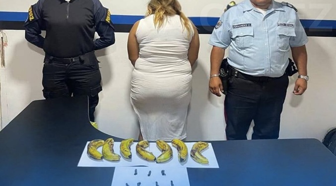 Intenta ingresar droga oculta a un detenido y es arrestada