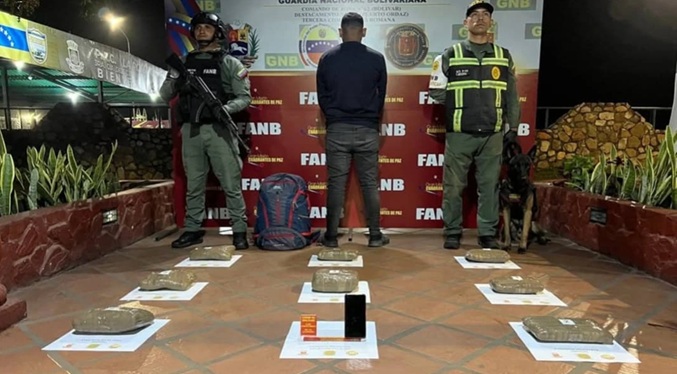 Aprehenden a traficante con ocho panelas de droga en el estado Bolívar