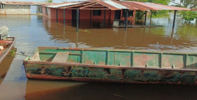 Evacuación masiva en Bolívar por crecida del río Orinoco