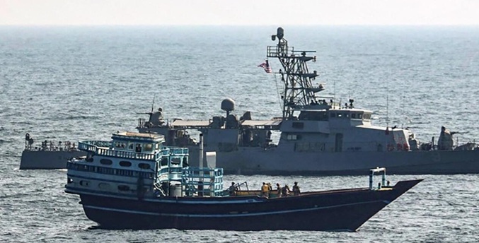 Embajada de EEUU en el Yemen acusa a hutíes de secuestrar a tripulantes del barco hundido