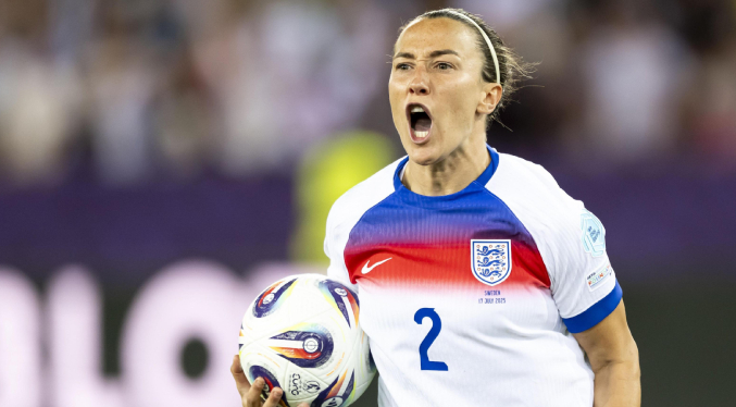 La inglesa Lucy Bronze jugó la Euro 2025 con fractura de tibia durante todo el torneo