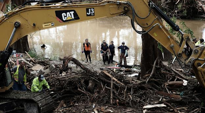 Cifra de fallecidos por las inundaciones en Texas supera los 100