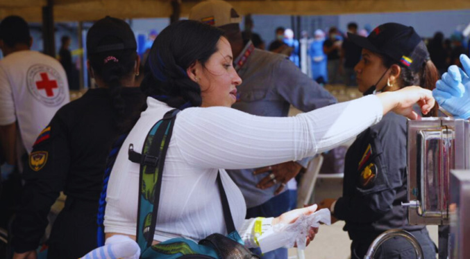 Más de 200 connacionales retornan este viernes desde Texas