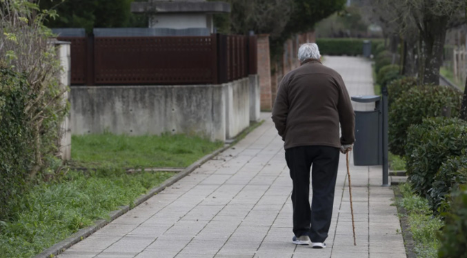 La soledad afecta a una de cada seis personas y está ligada a 871.000 muertes anuales