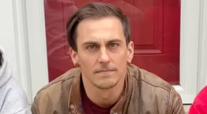 Asesinan al actor Adam Turck mientras paseaba a su perro por la calle