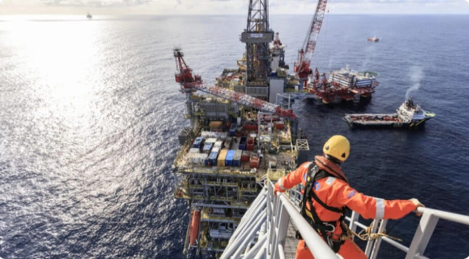 BP anuncia el descubrimiento de un gran yacimiento de gas y petróleo en Brasil